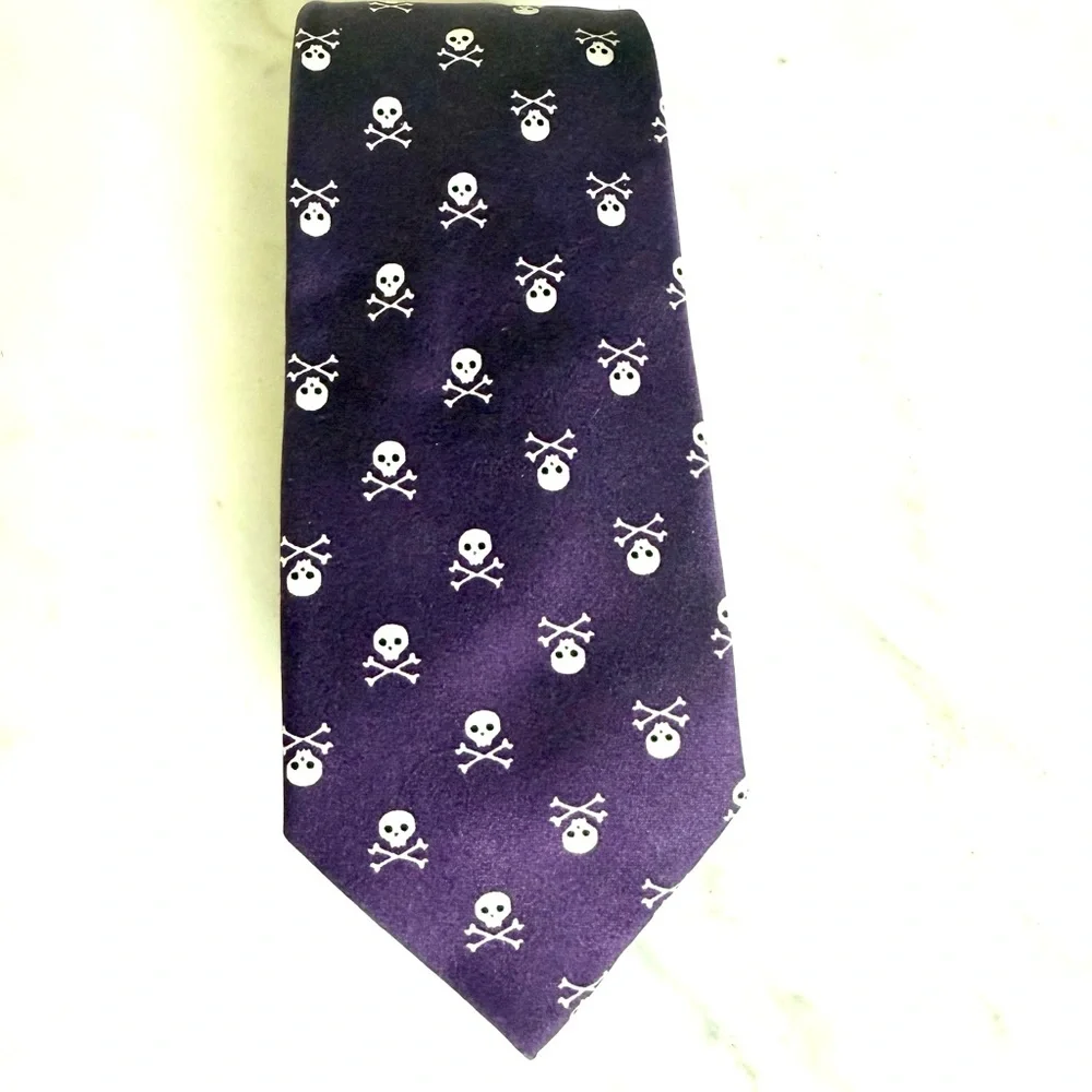 GAP Kids Boys Tie Purple Skull and Crossbones Tie Halloween 👻 Formal Dress Tie